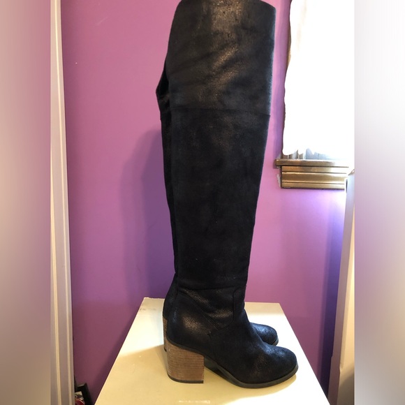 Hinge Canton Over the knee boot. Size 7. Color Black - Picture 4 of 12